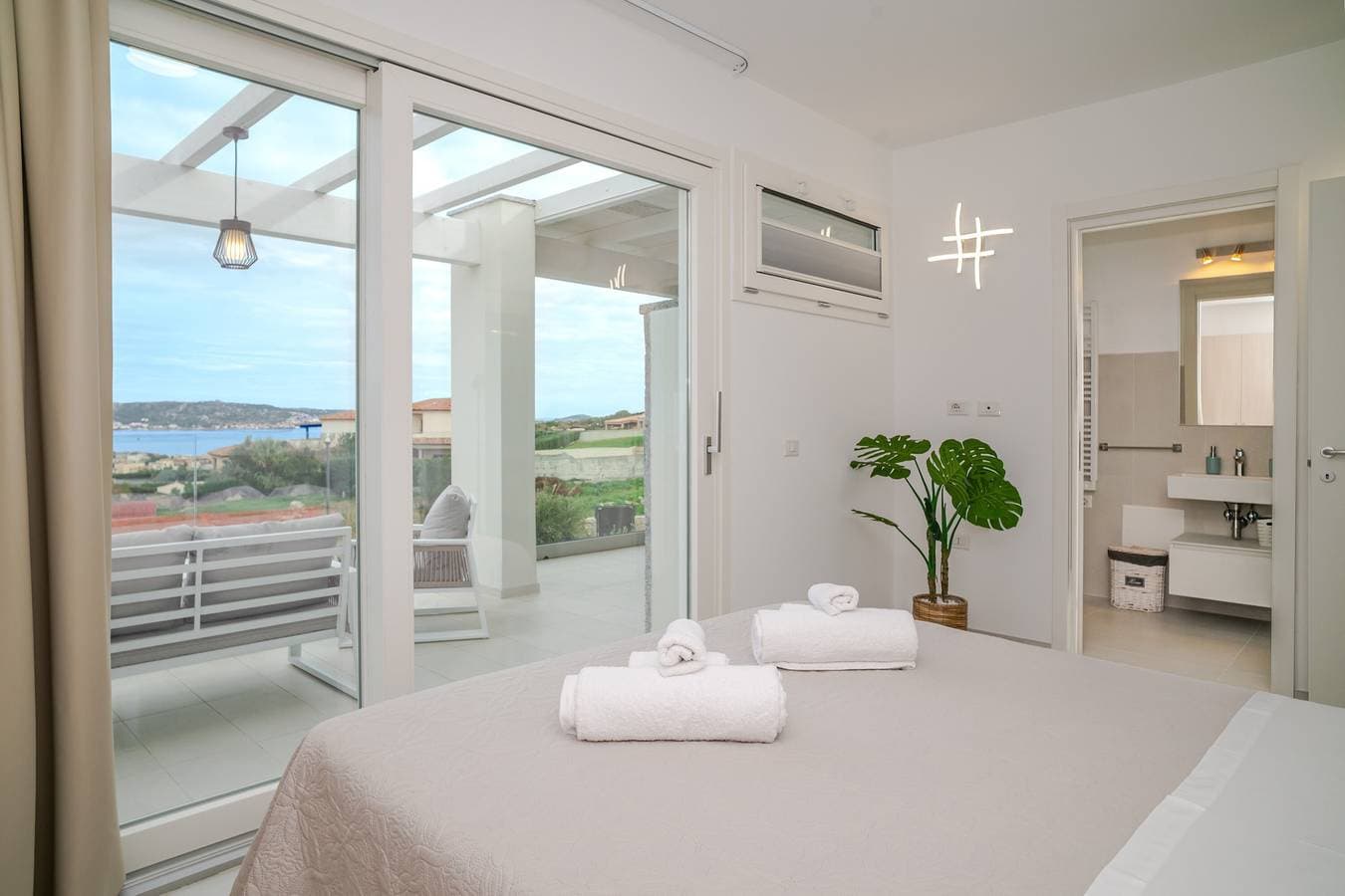 Foto 13 von 24: Ferienwohnung 'Smeraldo Apartment ' mit Meerblick, WLAN und Klimaanlage
