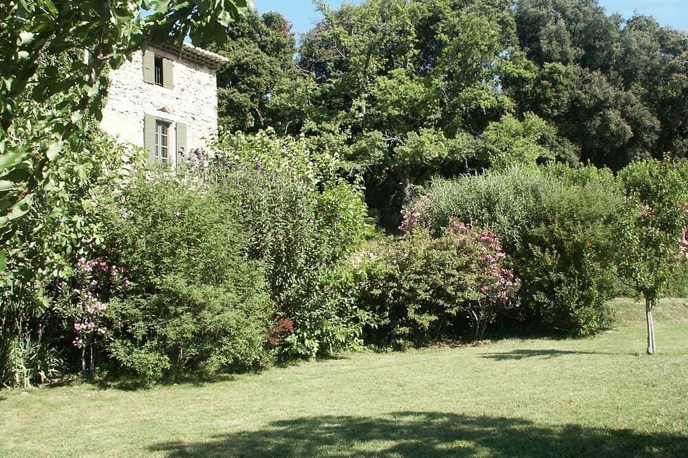 Foto 9 von 25: Provence, privat pool, Ardèche, Avignon, Uzès, spricht Deutsch, dog welcome