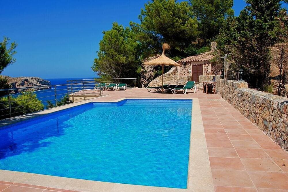 Villa Canto in Cala Sant Vicenc 1