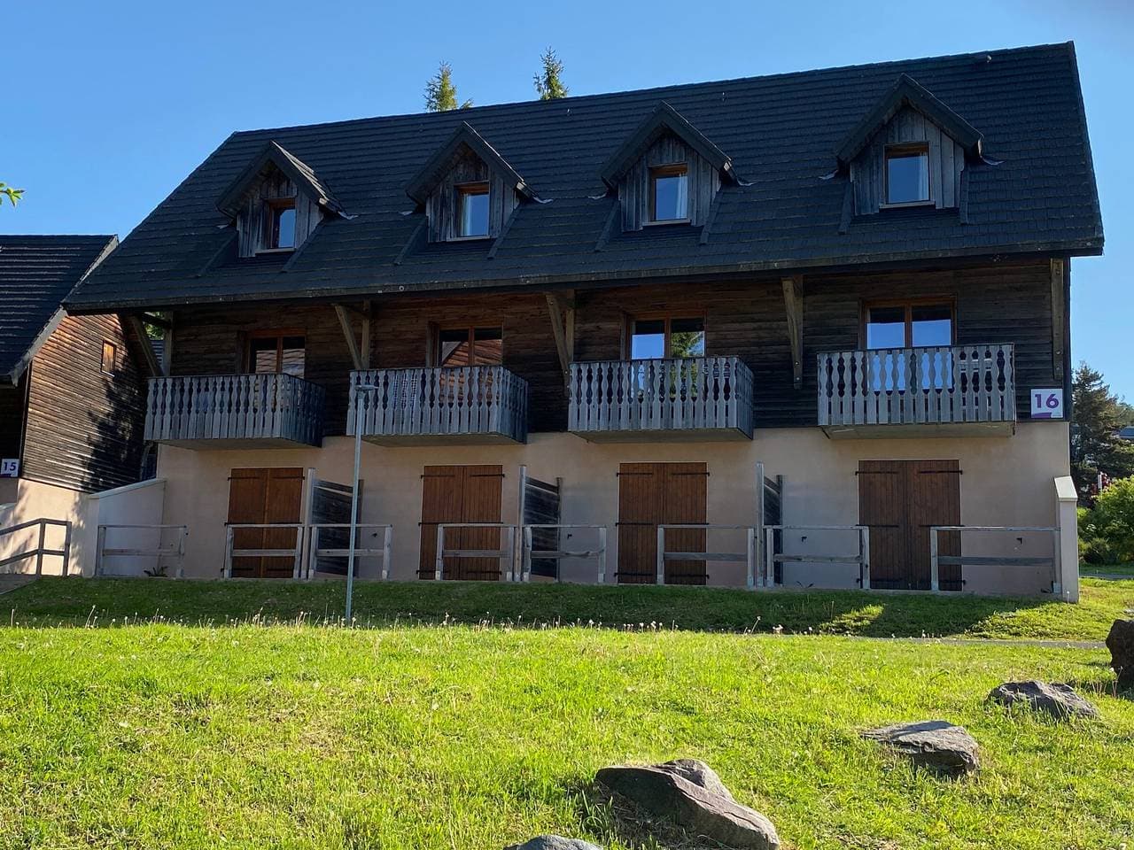 Foto 9 von 15: Zwei ruhige Zimmer mit Pool in Super-Besse