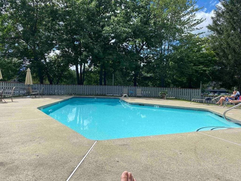 Foto 8 von 32: River & Loon Mountain View Studio | Indoor Pool & Hot Tub | Sleeps 3