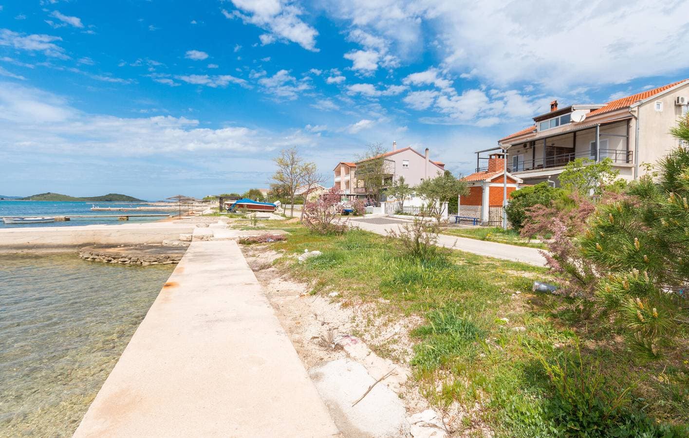 Foto 3 von 16: Apartment mit Meerblick, Terrasse, Parkplatz und WLAN, 700 m vom Strand entfernt