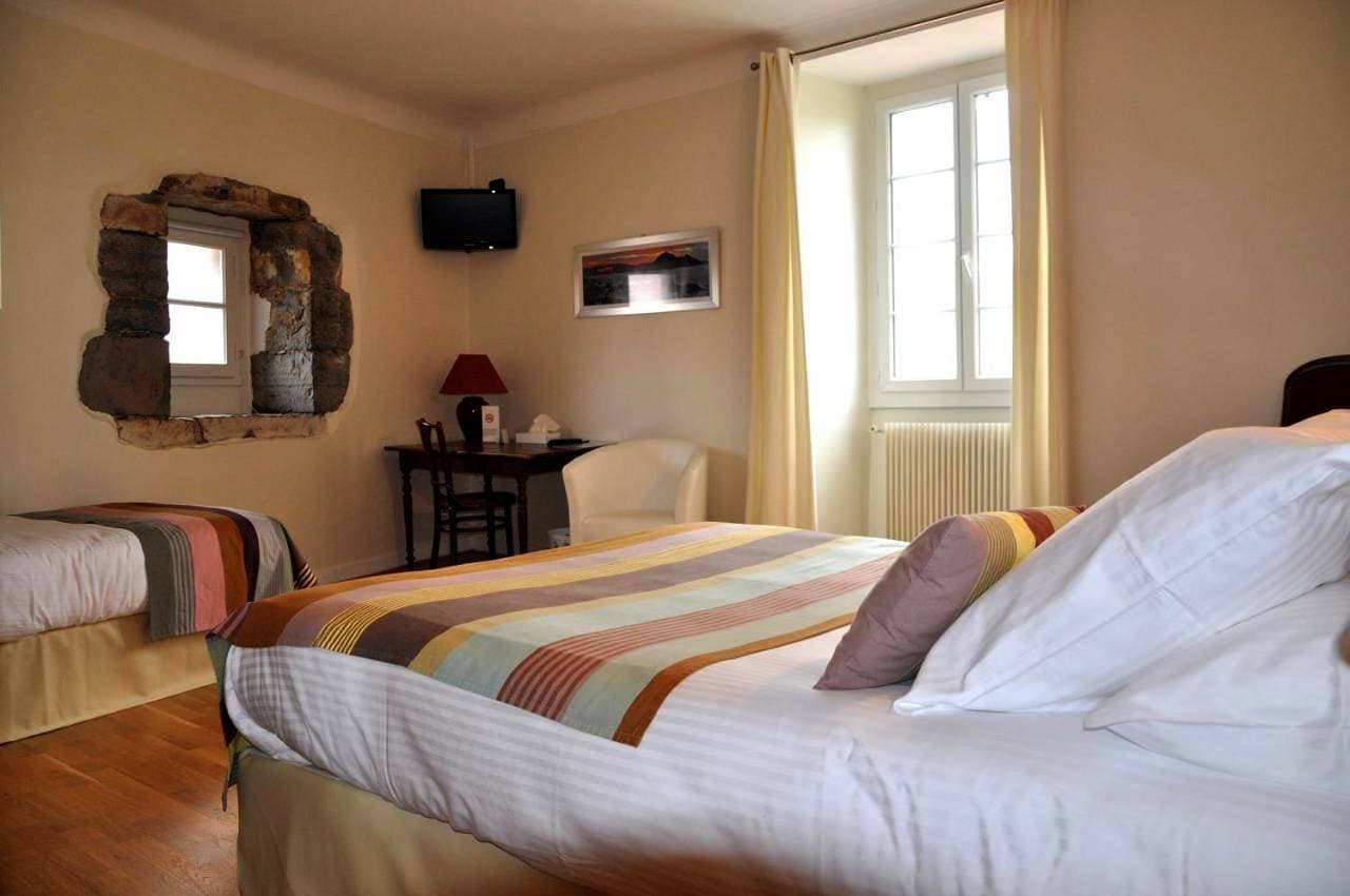 Foto 5 von 9: Economy Double or Twin Room