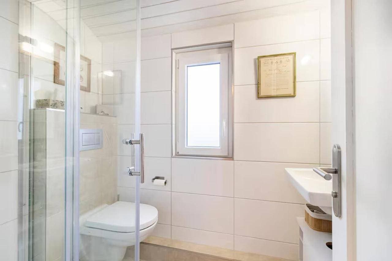 Foto 8 von 15: Double Room with Private Bathroom