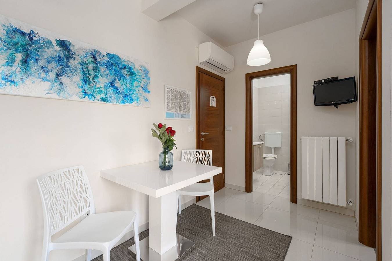 Foto 12 von 28: Extravagantes Apartment nur 100 Meter zum Strand mit Salzwasserpool und Jacuzzi