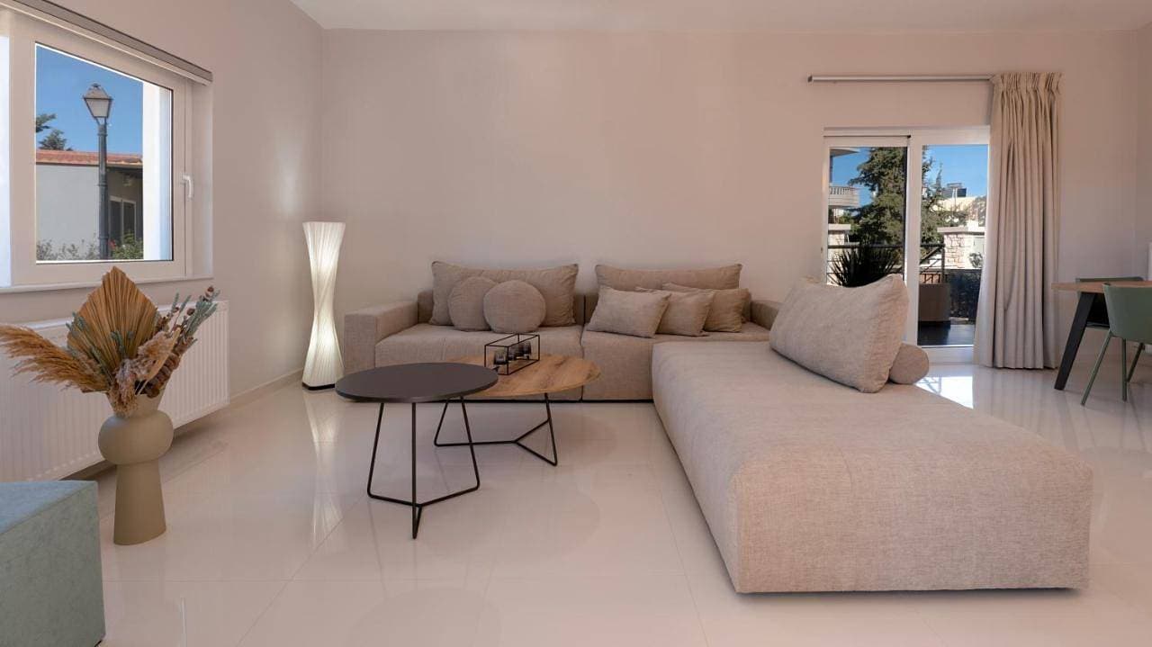 Foto 3 von 5: Three-Bedroom House