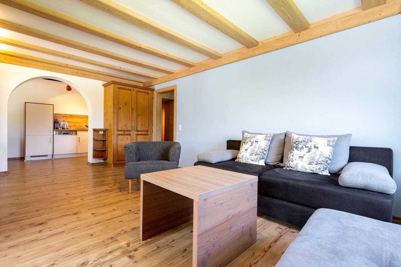 Foto 7 von 43: Appartement 4 mit 1,5 Schlafräumen und 2 Balkonen