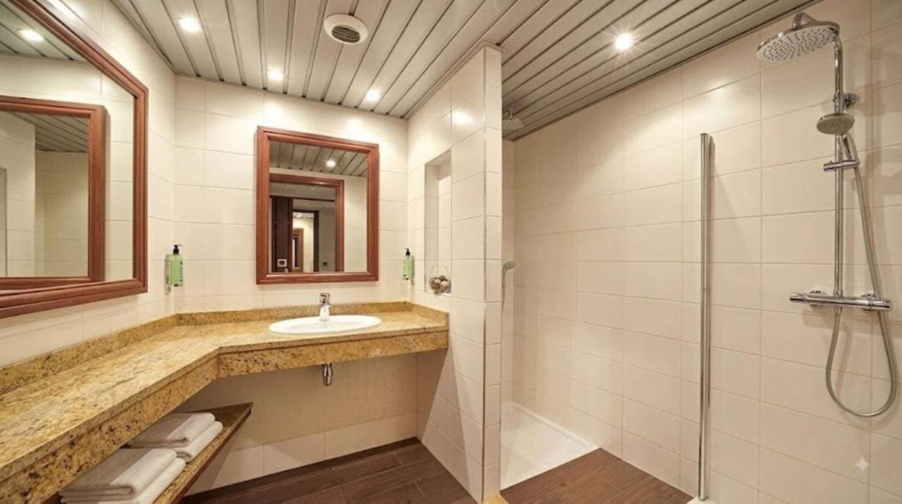 Foto 8 von 11: Double or Twin Room - Lake View