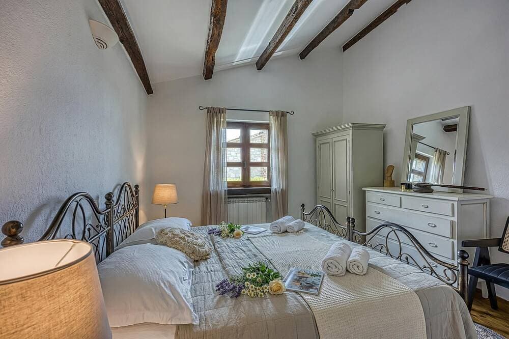 Foto 5 von 30: Rustic Pool Villa Aryana, Sveti Lovreč, Croatia