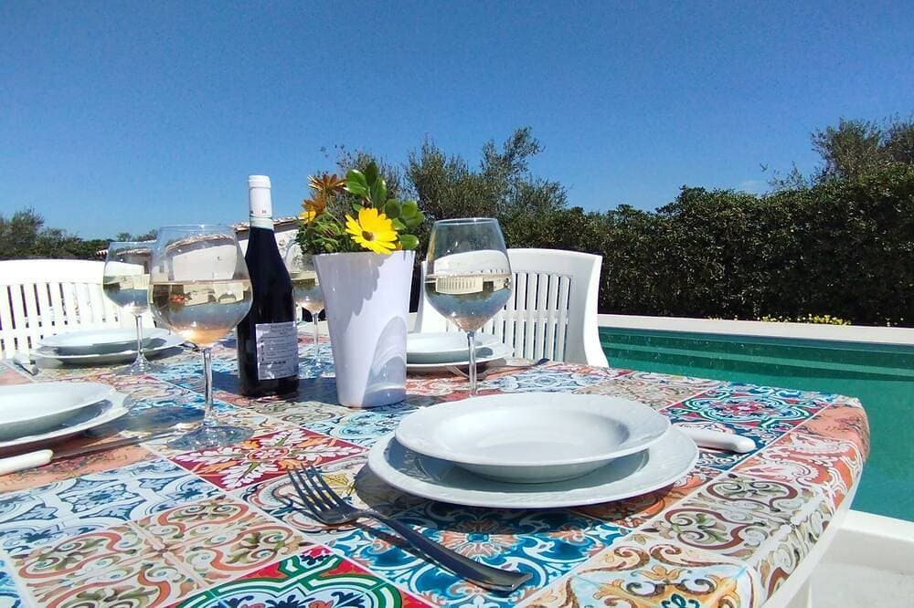 Foto 11 von 30: Ein Garten in der Sonne, das kristallklare Meer, entspannend