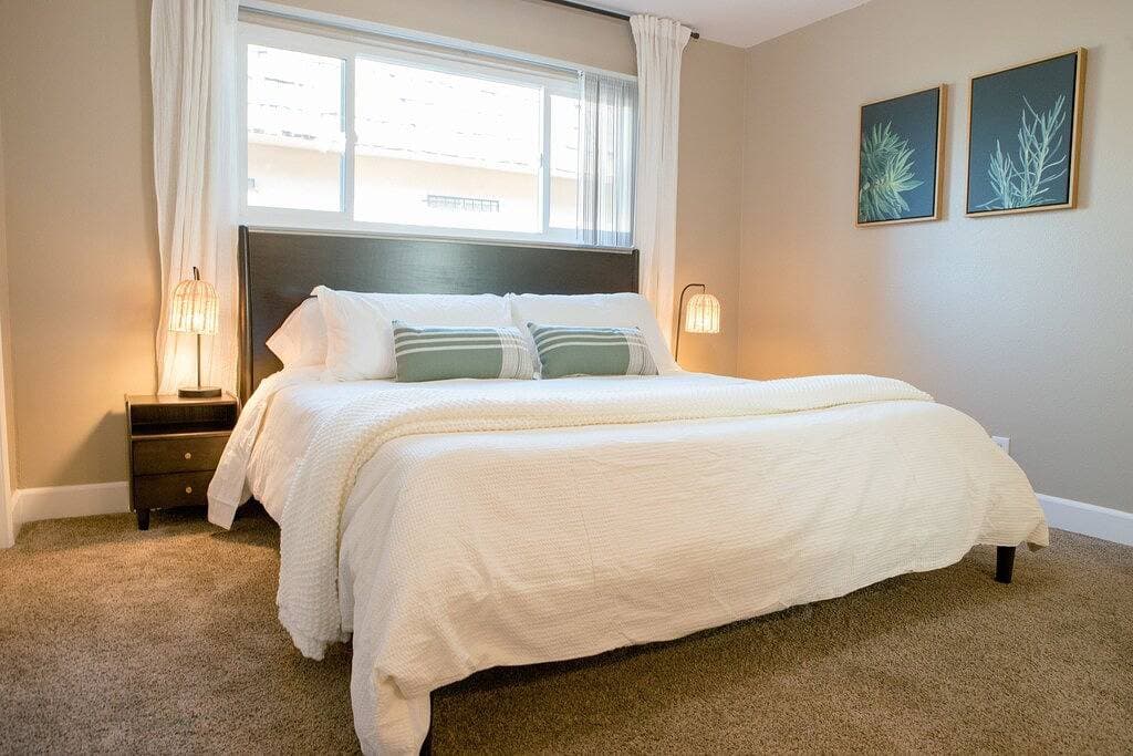 Stylish Fresno Apartment Near Fig Garden Village 1