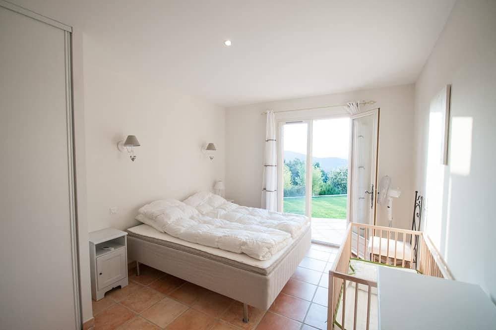 Foto 5 von 30: Geräumige Villa mit Pool, Terrasse, Panoramablick