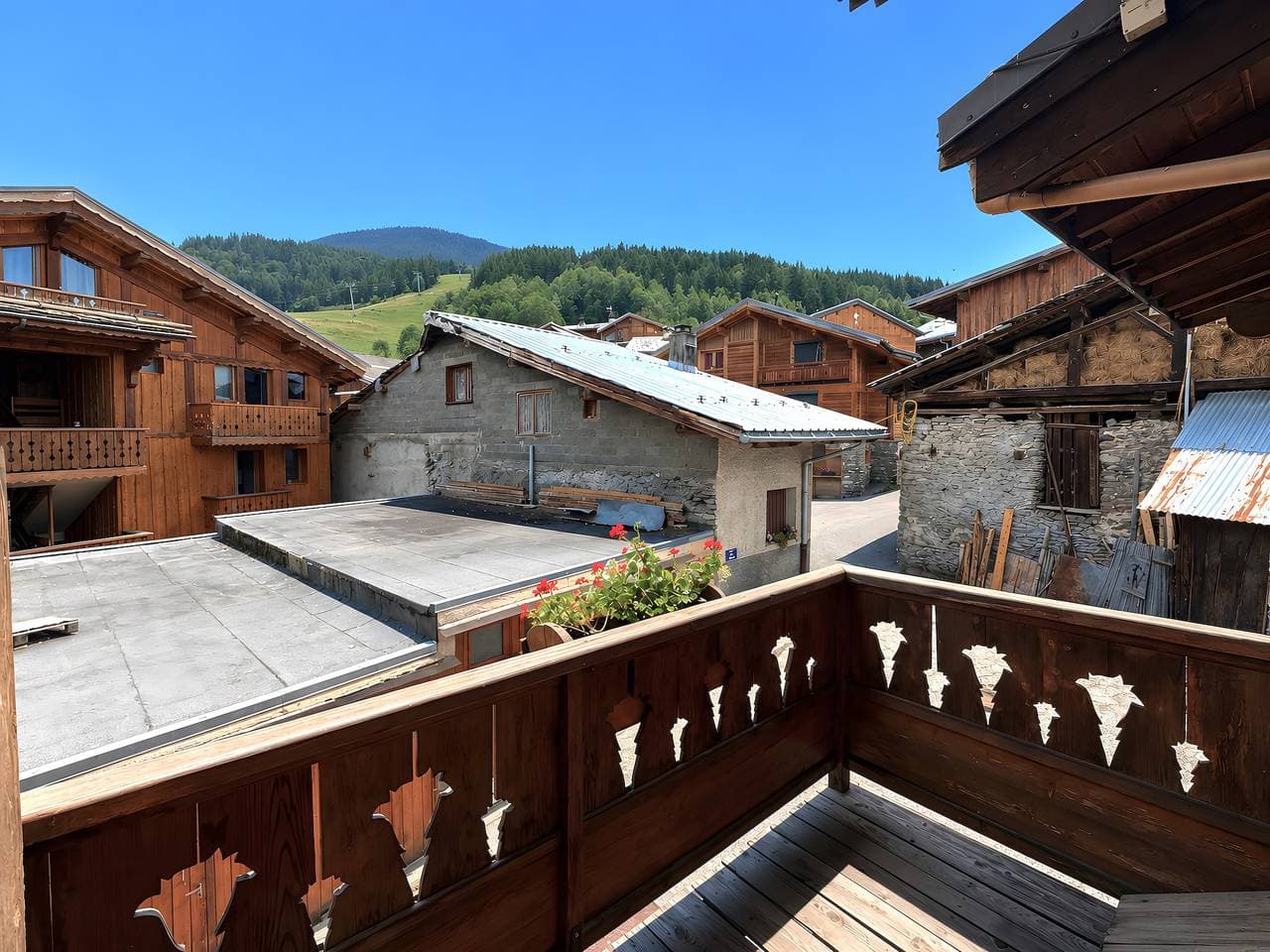 Foto 8 von 17: Ferienwohnung "L'edelweiss" mit Bergblick, privater Terrasse und WLAN