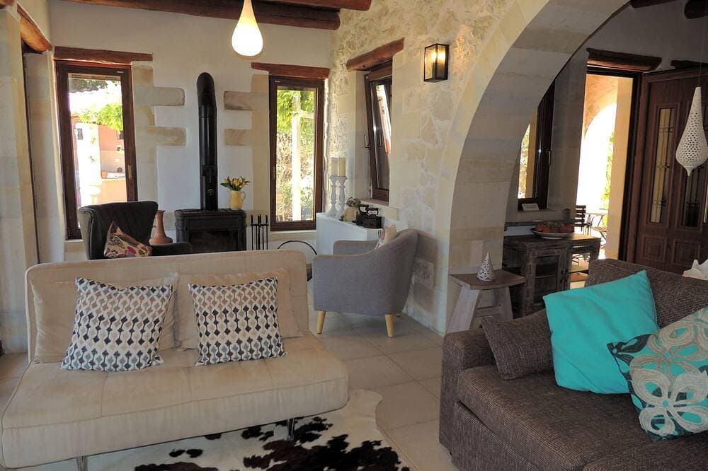 Foto 9 von 30: Beautiful Stone Villa With Peaceful Setting, Private Pool and Lovely sea Views
