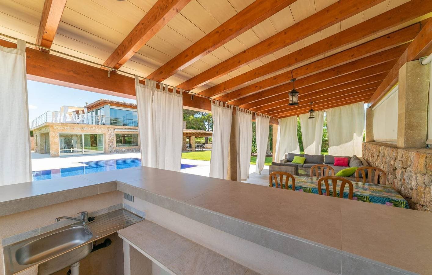 Foto 9 von 53: Ruhige Terrassenwohnung mit Pool, Küche & WiFi in Binissalem