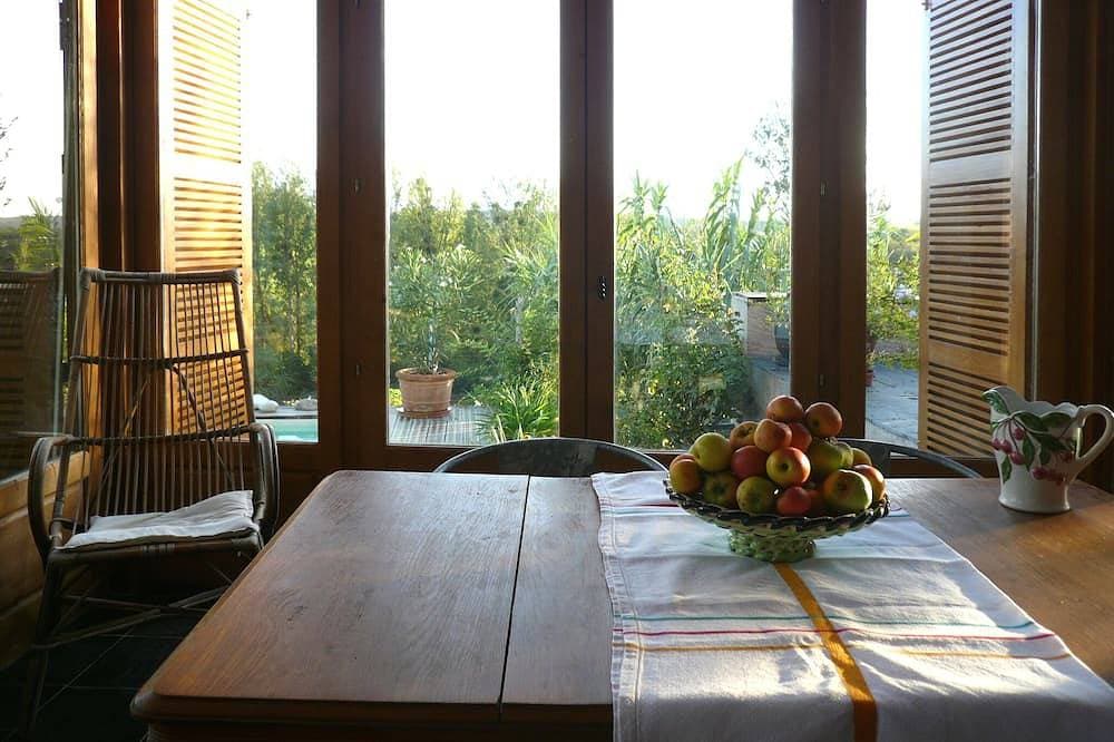 Foto 10 von 21: Freistehendes Haus in Südlage mit Pool und Panoramablick auf den Cher
