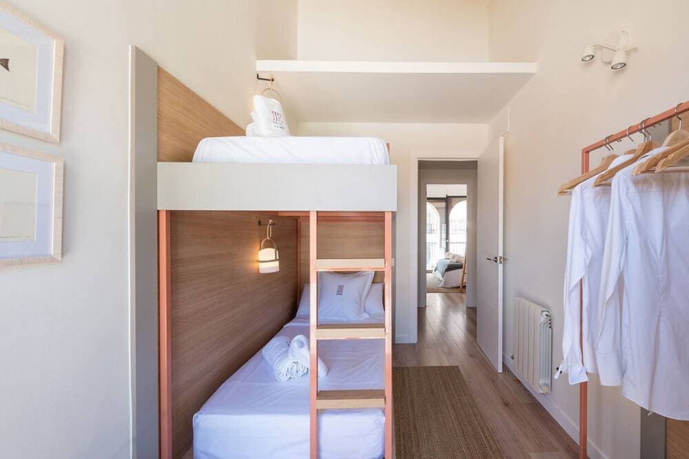 Foto 3 von 18: Petit Luxe Tobella Dreta