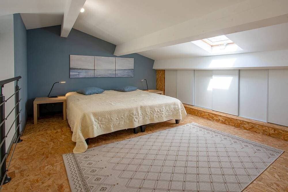 Foto 2 von 18: Spacious Villa, Tennis Court, Large Park