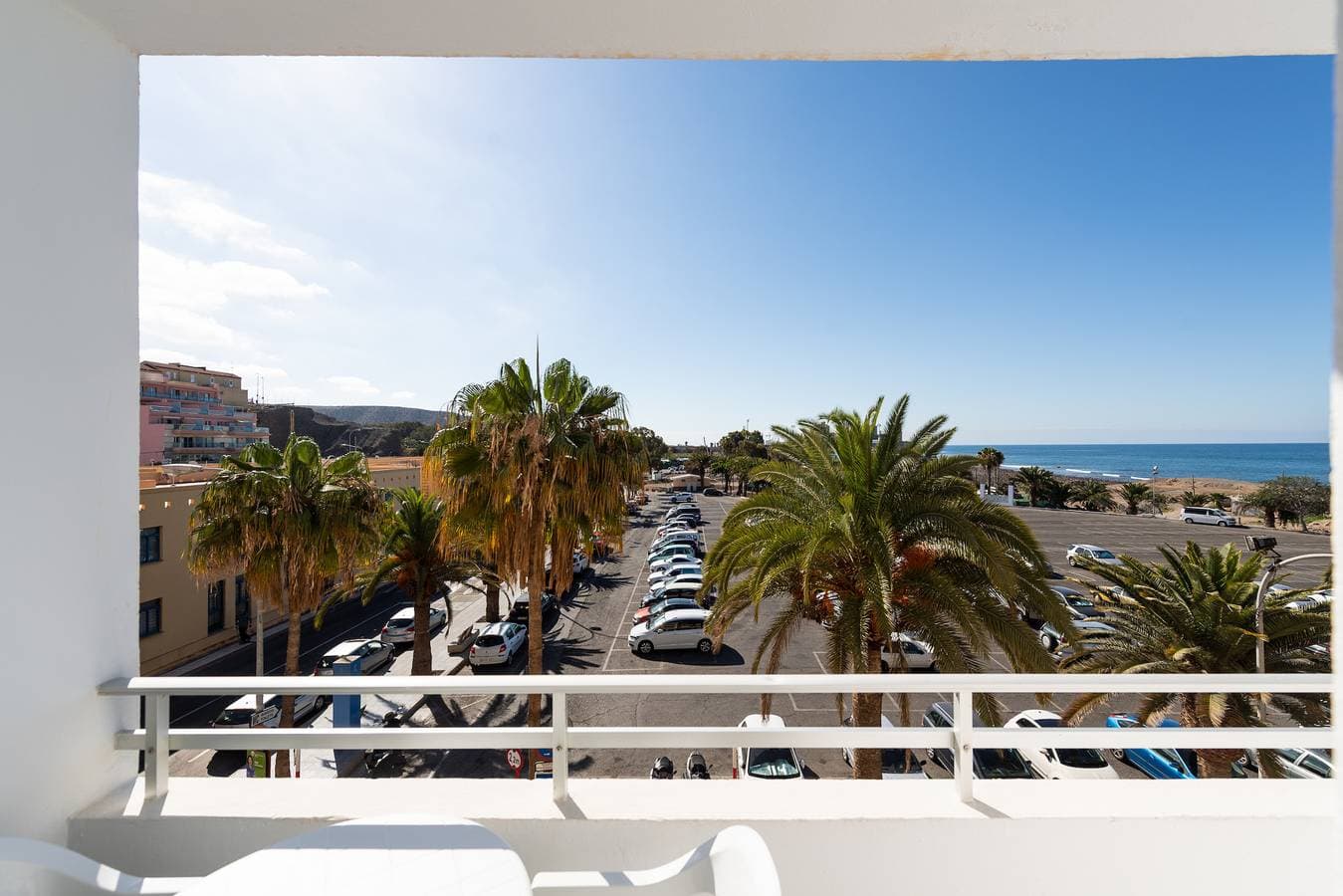 Foto 2 von 22: 2 min Walk to Beach - Sea Views Terrace - 1
