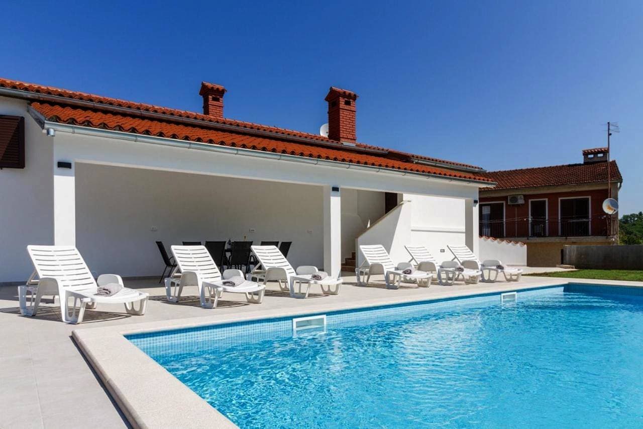 Foto 2 von 28: Villa with Private Pool