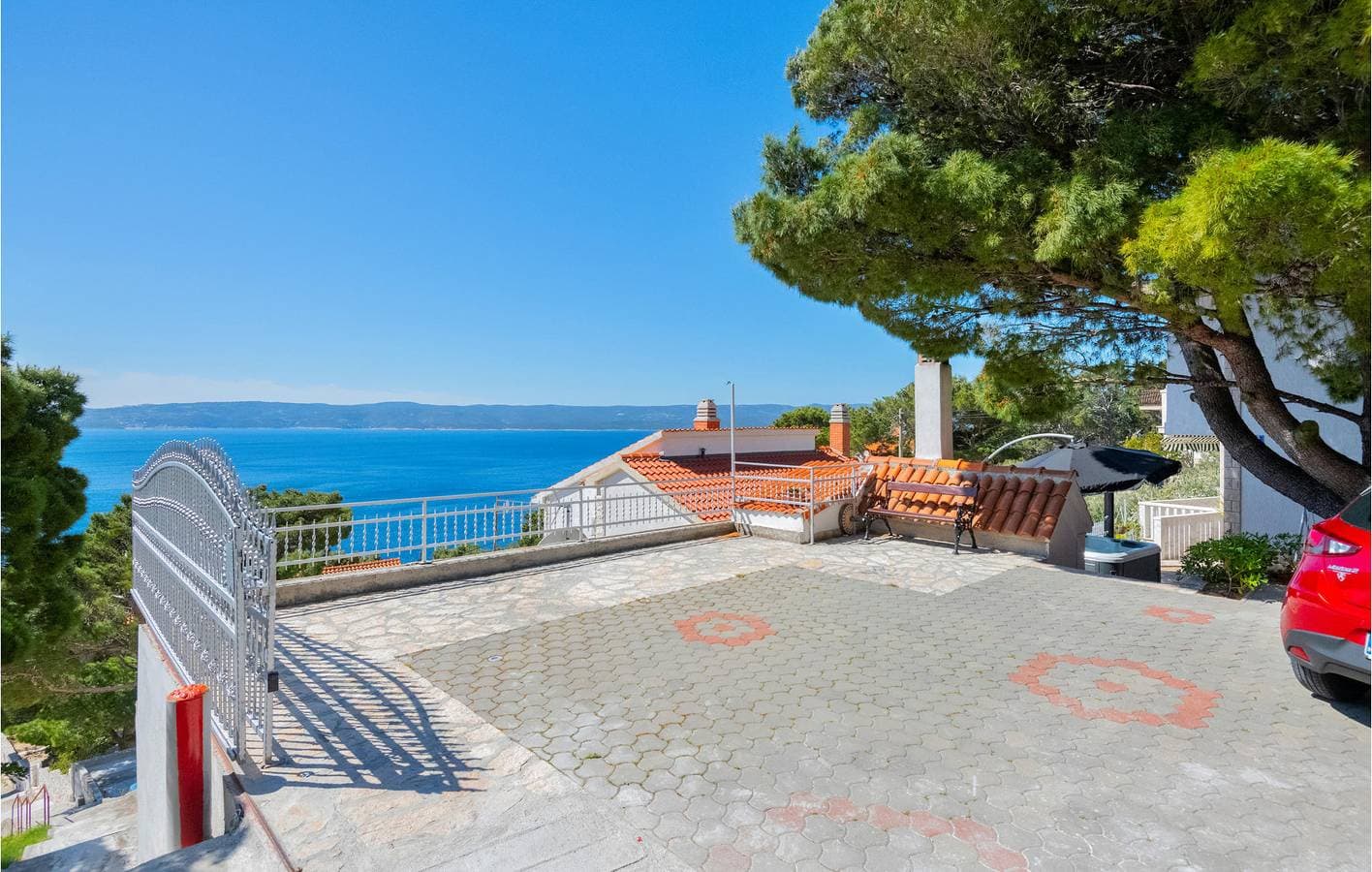 Foto 10 von 36: Geräumige Ferienwohnung mit Terrasse, WLAN und Parkplatz – 2 km vom Strand Juto entfernt