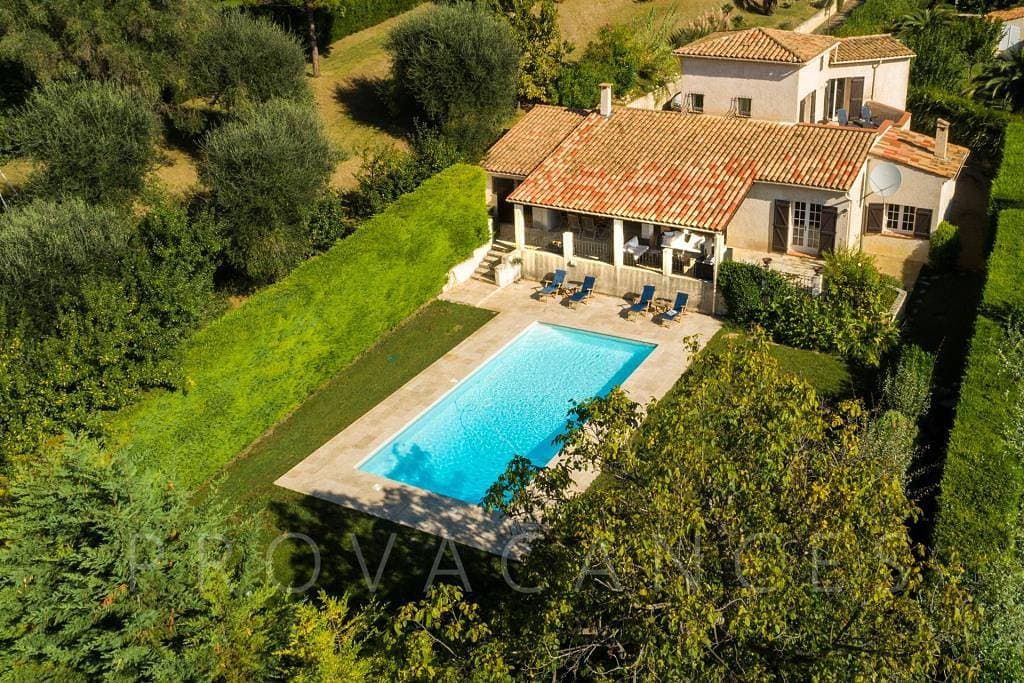 Foto 2 von 57: Ferienhaus mit Pool und Aussicht in Tourrettes-sur-Loup