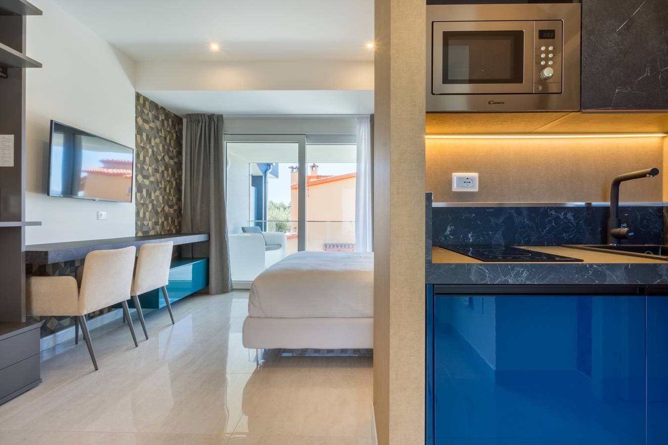 Foto 6 von 12: Studio "Residenz Meridian Unità 5" in Strandnähe, mit Bergblick, Pool & WLAN