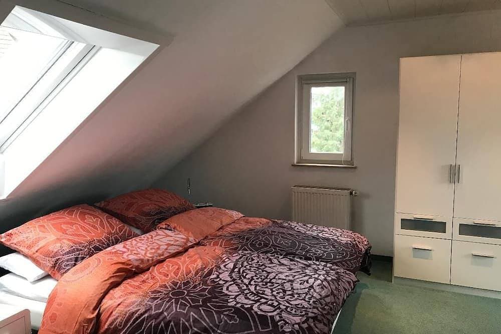 Foto 3 von 7: Großzügige, moderne Ferienwohnung (53qm) in ruhiger Lage mit Panoramablick über das Taubertal