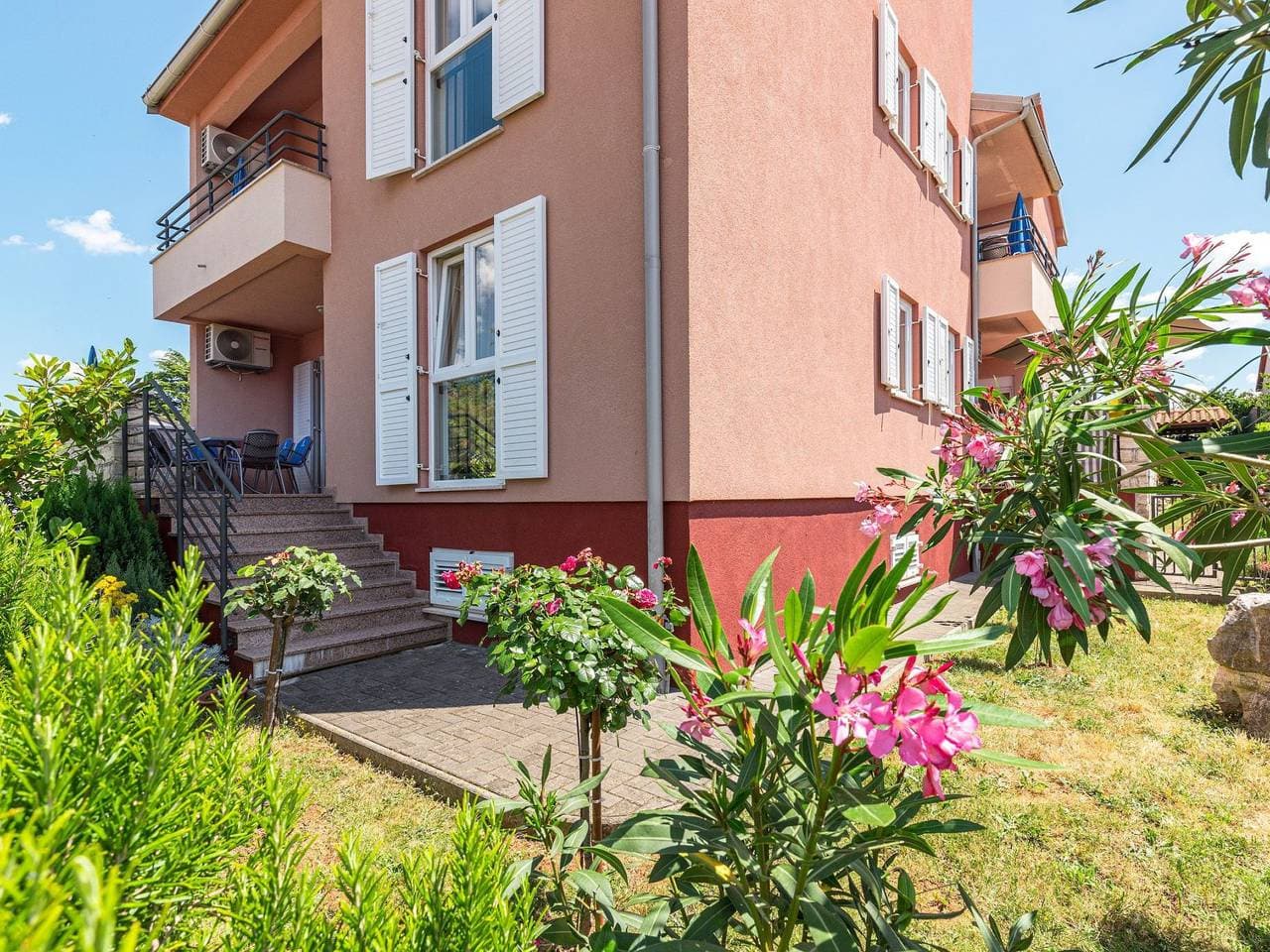 Foto 5 von 25: Villa Pinta mit großem Garten