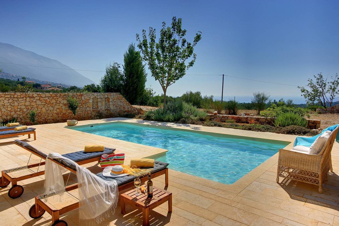 Foto 2 von 19: Villa 'Porfyra Ideales Resort' mit Meerblick, WLAN und Klimaanlage