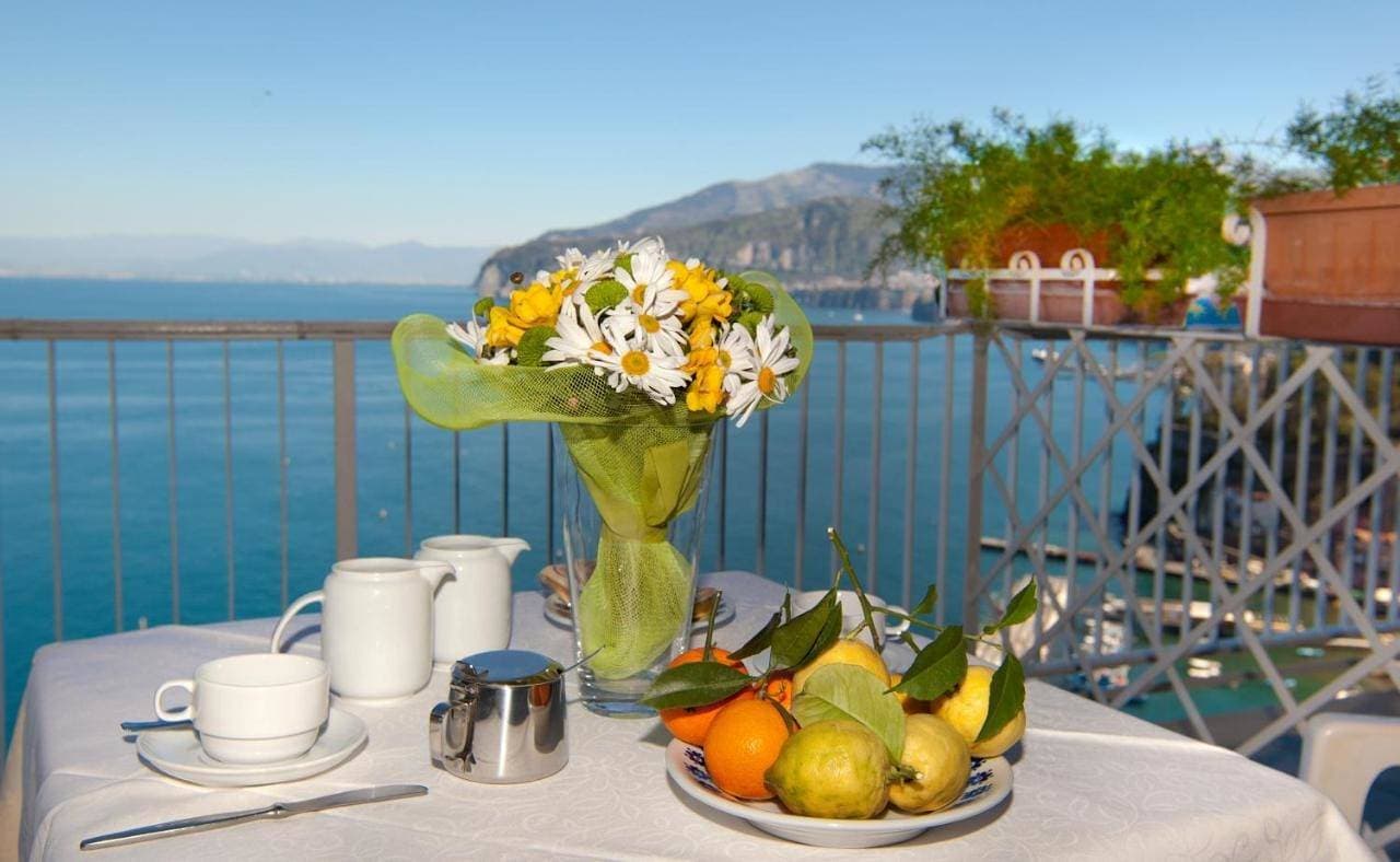 Foto 5 von 9: Quadruple Room with Sea View