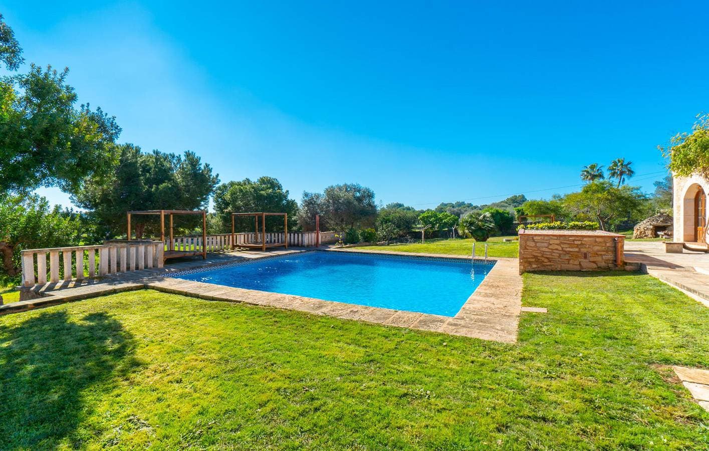 Foto 7 von 32: Gemütliche Wohnung am Strand mit Pool und AC, 2,5 km von Playa Es Pregons