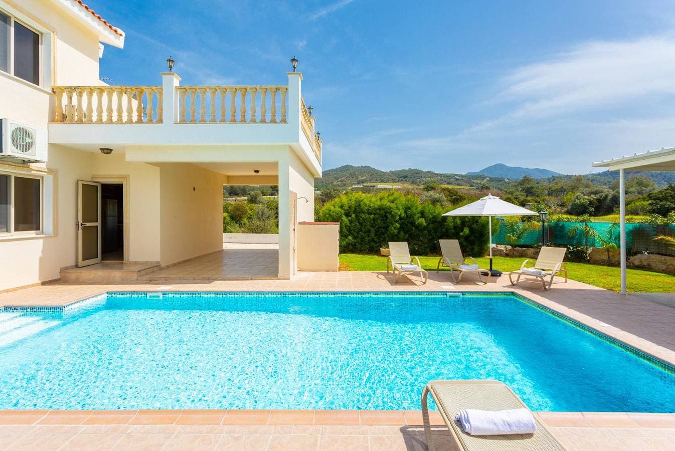 Foto 6 von 37: Villa für 8 Personen mit Meerblick