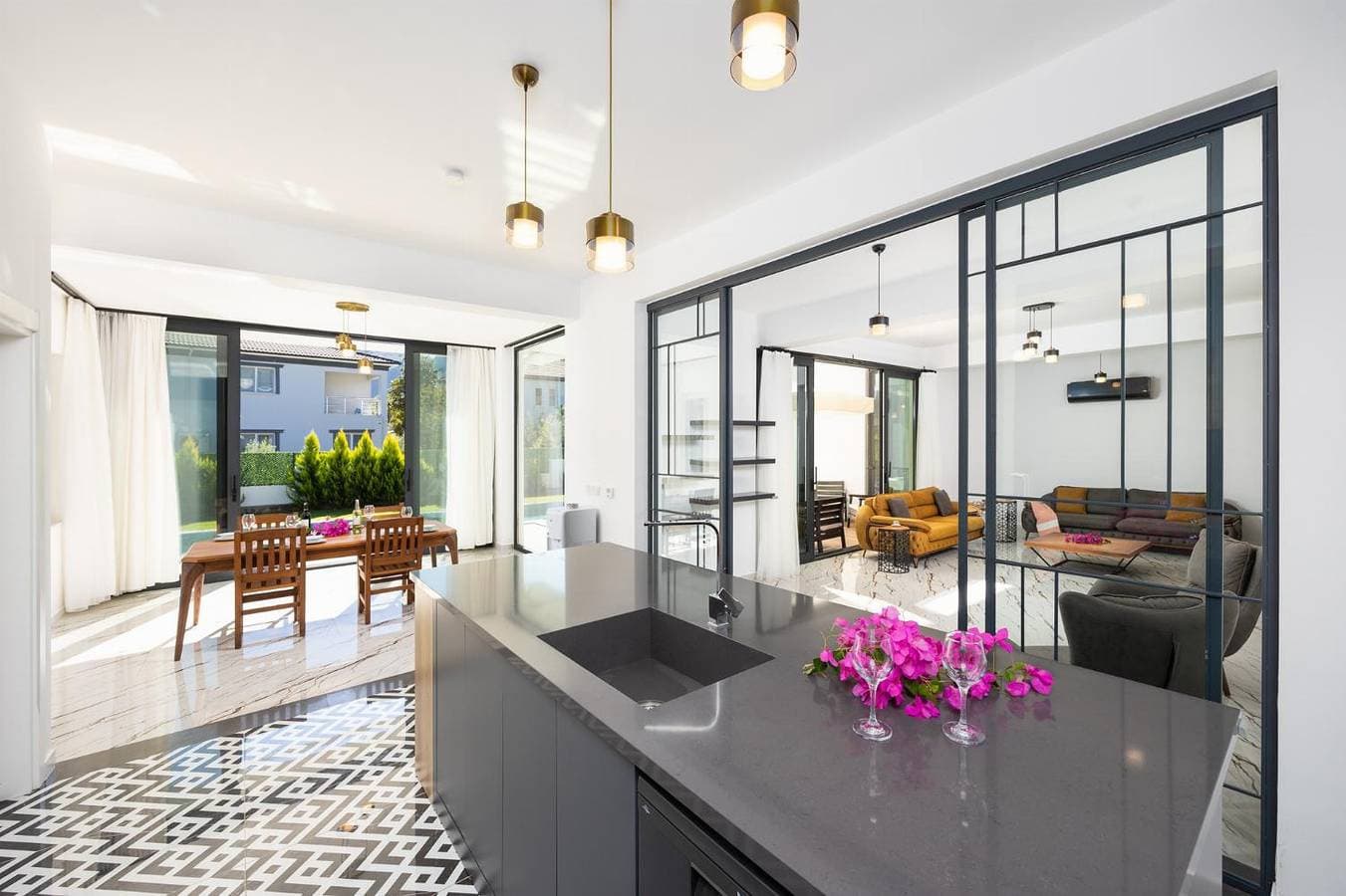 Foto 11 von 25: Villa für 8 Personen mit Garten