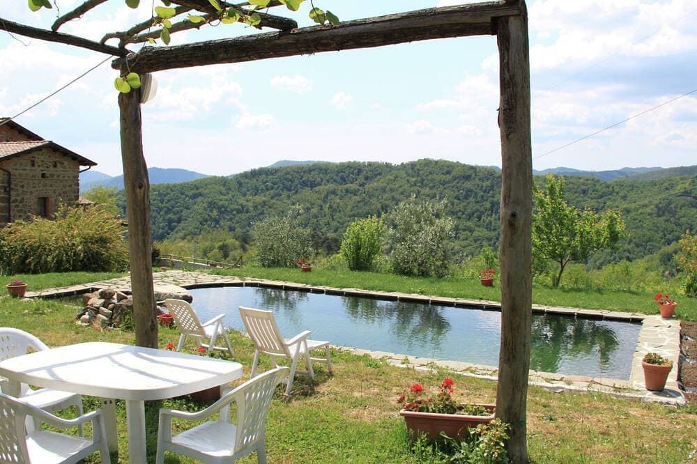 Ferienhaus in Mulazzo mit Naturteich 1