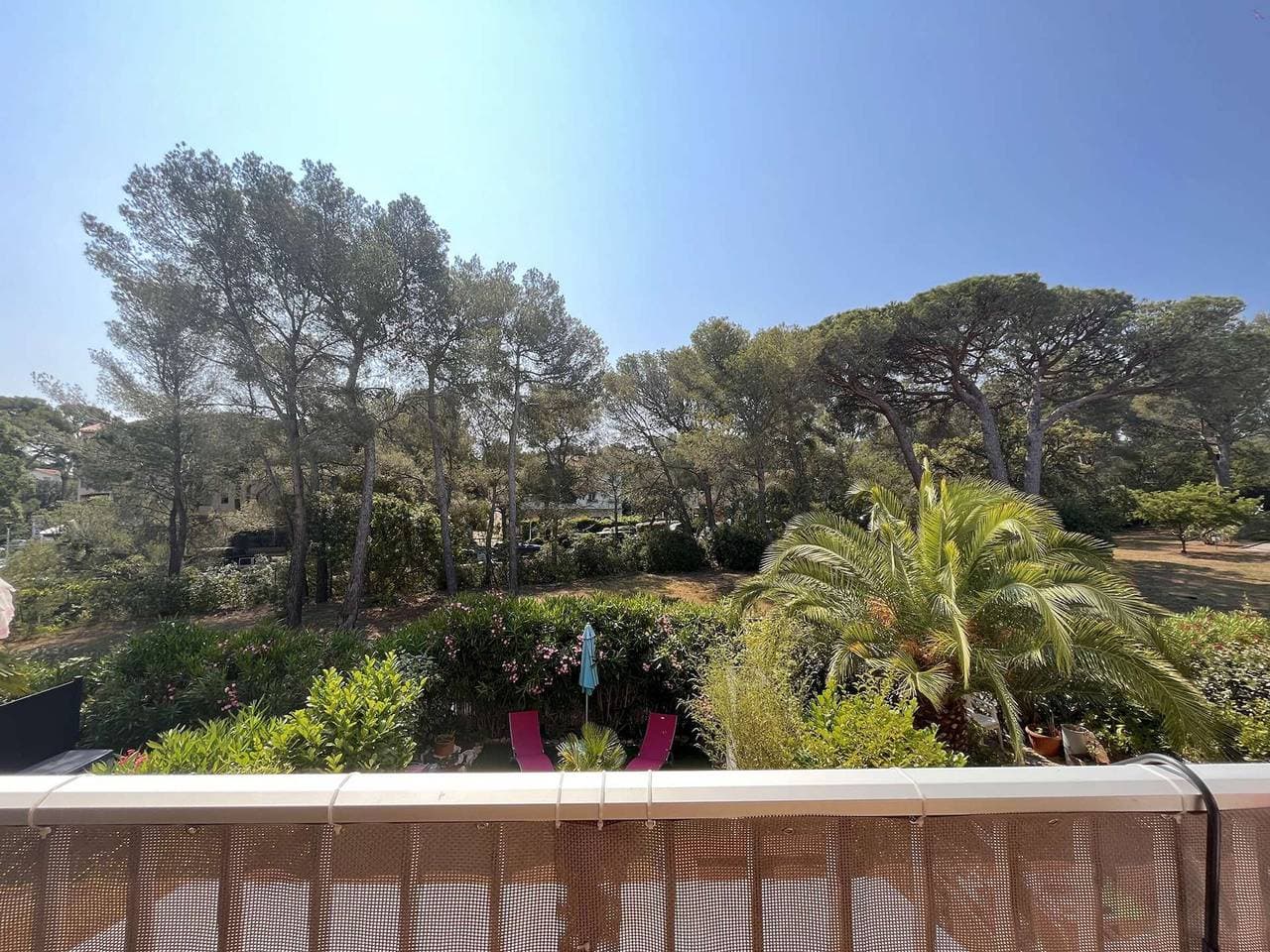 Gemütliche Ferienwohnung mit 2 Zimmern, Terrasse, 400m vom Strand, WLAN, Parkplatz, in Saint Aygulf 1