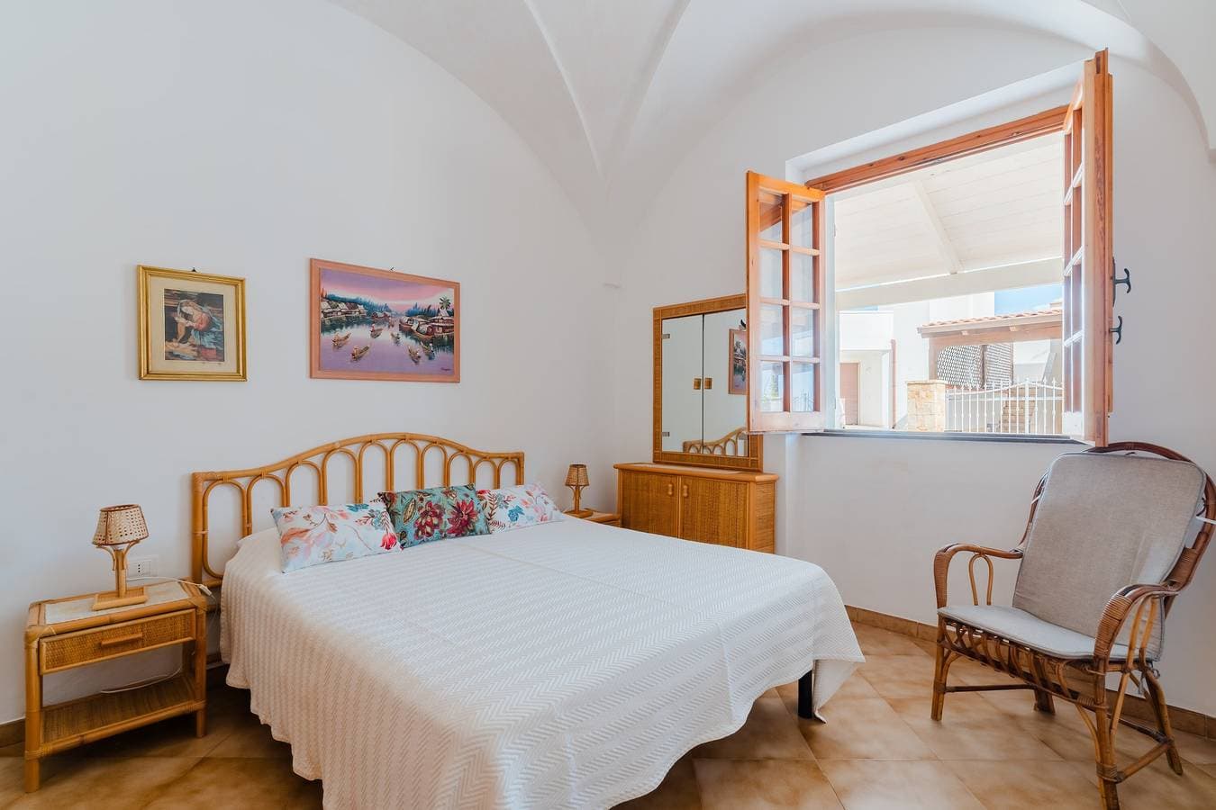 Foto 12 von 29: Villa 'Alma' mit Meerblick, privater Terrasse und Klimaanlage