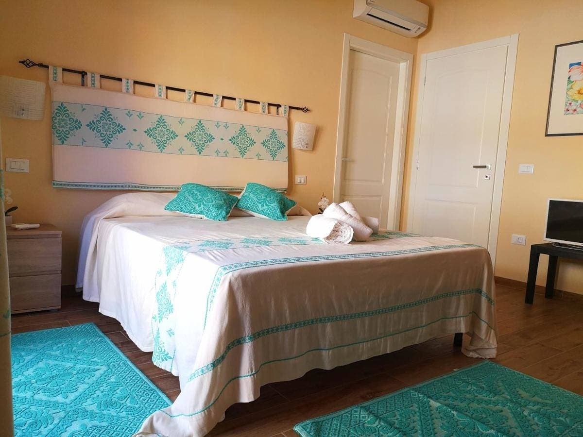 Foto 2 von 5: Double Room with Private Bathroom