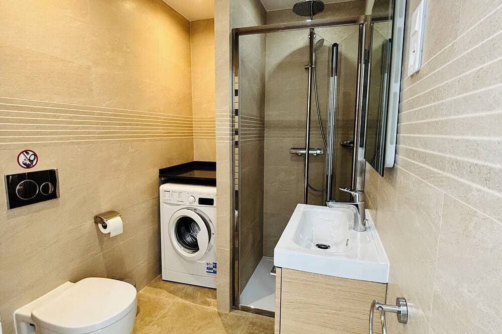 Foto 6 von 20: Studio mit Balkon und Parkplatz, atemberaubender Blick auf Cap-Ferrat und das Meer!