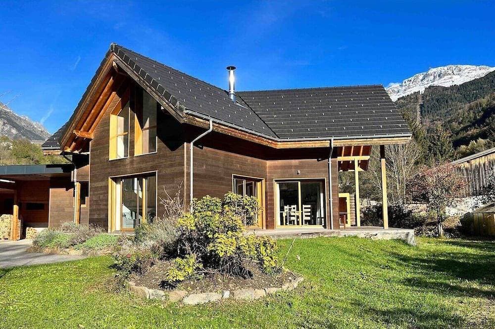 Impressive Chalet - Sleeps 7 1
