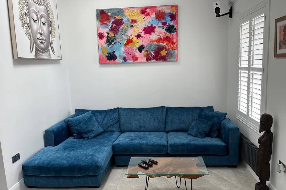 Foto 10 von 27: Cottage-Sleeps 5-Parking-Near Beach-Fireplace