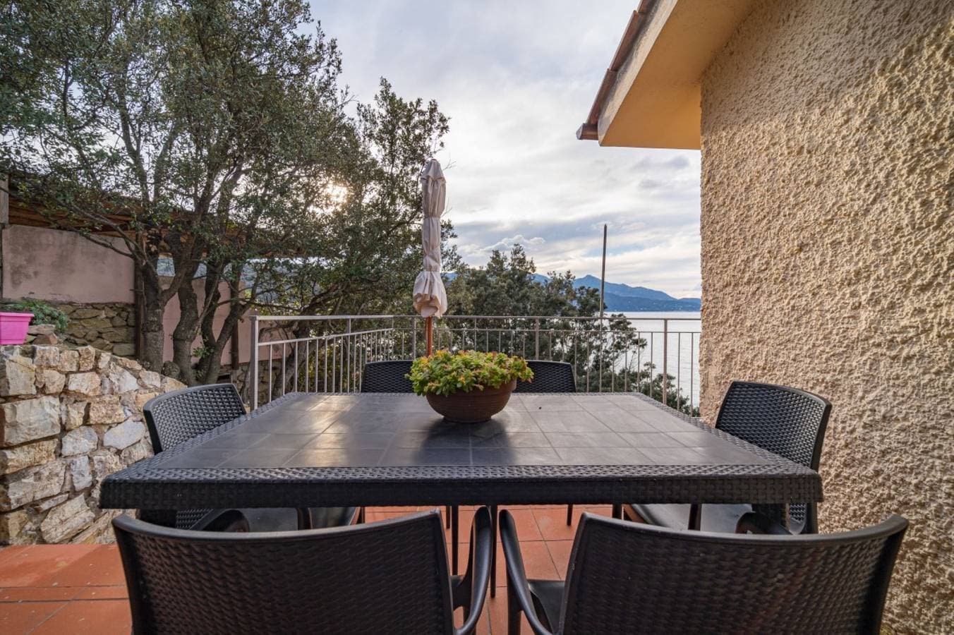 Foto 5 von 22: Ferienwohnung für 5 Personen mit Terrasse