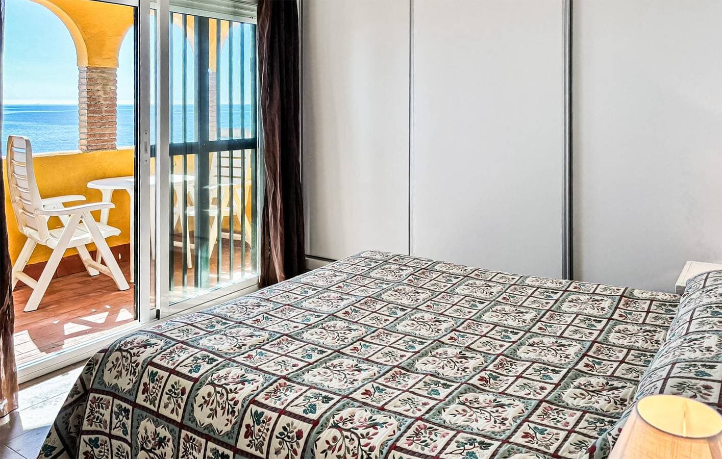 Foto 9 von 25: Gemütliche 200 m² große Ferienwohnung mit Pool, Terrasse und Zugang zum Strand