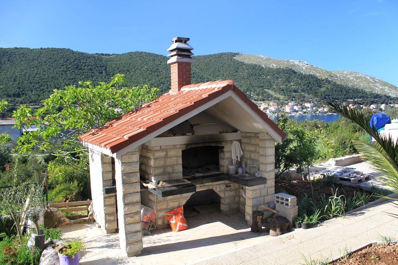 Foto 8 von 25: 2-Zimmer-Ferienwohnung mit Terrasse und Meerblick Grebastica, Sibenik -a
