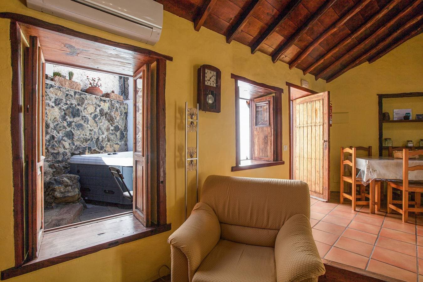 Foto 5 von 27: Ferienhaus Casa Rural Vidal mit Meerblick, Whirlpool, WLAN, Klimaanlage und Terrasse; Parken möglich