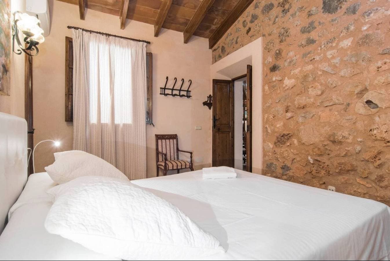 Foto 10 von 27: Ferienhaus "Lletreres" mit privaten Terrassen, privatem Pool und WLAN