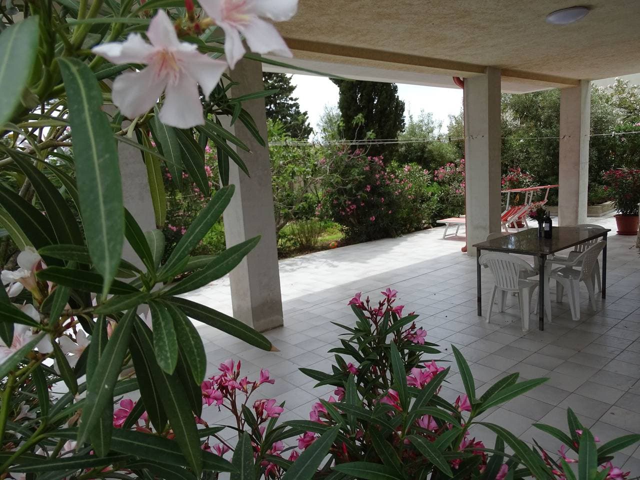 Foto 7 von 43: Mit grosser Terrasse direkt am Meer