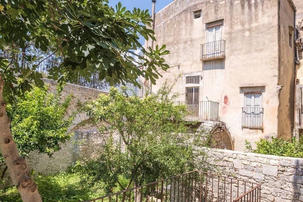 Foto 12 von 30: Wohnung 'Casa del Pozzo' mit Terrasse