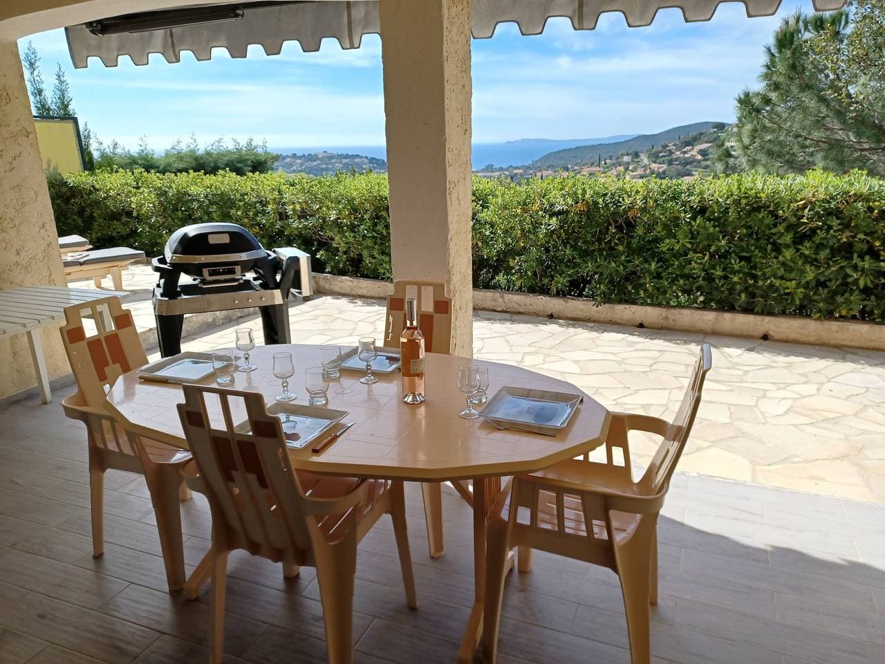 Foto 2 von 33: Ferienwohnung 'Appart Rez De Jardin Vue Mer' mit Meerblick, privater Terrasse & WLAN