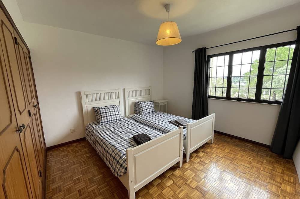 Foto 4 von 30: Wunderschöne Villa mit 5 Schlafzimmern, 4 Bädern, absolute Ruhe, tolle Aussicht, sehr gut gelegen